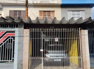 b4b90fc50e8c64d58fb233bb36bc01907d99c4e2 · Sobrado com quintal,em local bom