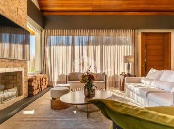 447681_i69lJA_4476816500730169349.jpg · Casa de Alto Padrão à Venda no Alphaville Gramado com 3 Suítes