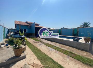 Casa de 2 quartos, Itanhaém · belíssima casa em Itanhaém lado praia com piscina enorme