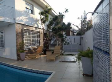 Casa · 297m² · 4 Quartos · 4 Vagas · Sobrado com 4 quartos, sendo 1 suíte, 4 vagas, escritório, piscina com 297m².