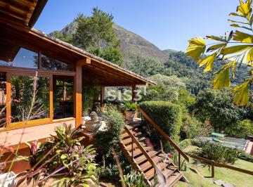 Casa · 738m² · 4 Quartos · 4 Vagas · Casa no Quinta do Lago em Petrópolis – 738 m², pis