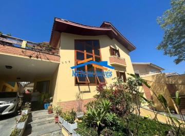 Casa · 450m² · 5 Quartos · 6 Vagas · Sobrado de Luxo no Parque dos Príncipes: 5 Dorms, 3 Suítes e Lareira!