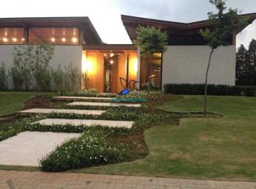 Casa · 980m² · 5 Quartos · 4 Vagas · Condomínio Altos de Itu - Casa de Luxo com Arquitetura em U e Spa em Itu – 980m²
