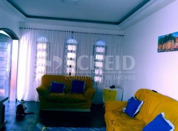 Casa · 180m² · 3 Quartos · 1 Vaga · Ótima Casa com 3 Dormitórios em Excelente Localização