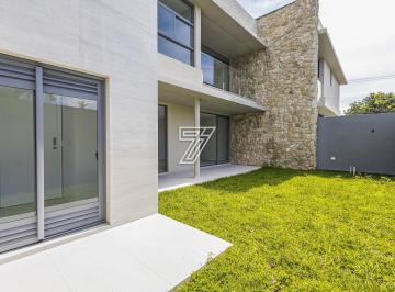 Casa · 244m² · 3 Quartos · 3 Vagas · Casa à venda - em Santa Felicidade