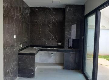Casa · 177m² · 3 Quartos · 2 Vagas · Excelente casa de alto padrão no Bairro Cidade Jardim em Uberlândia