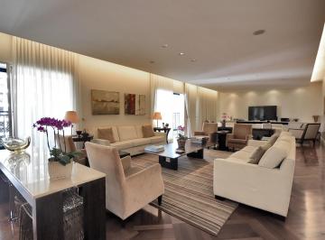 2023/09/9136e70076824fd0e6fabd64bb1afb98.jpg · Venda de apartamento nos Jardins de 367m, 4 suítes com closet, 6 vagas, piso em madeira Suíte master