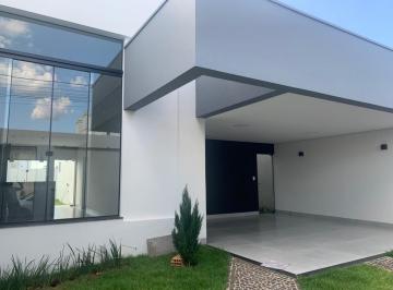 Casa · 140m² · 3 Quartos · 2 Vagas · Excelente casa no Bairro Jardim Brasília em Uberlândia