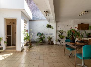 Casa · 227m² · 3 Quartos · 2 Vagas · Excelente casa térrea para locação. A 300 metros do metrô Praça da Árvore