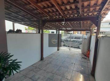 Casa · 62m² · 2 Quartos · 1 Vaga · Sobrado com 2 quartos no Aventureiro