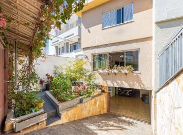 Casa · 196m² · 3 Quartos · 3 Vagas · Ótimo Sobrado à Venda na Vila Monumento!
