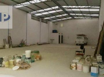 Comercial · 300m² · 4 Vagas · Galpão à locação em Vila Guarani, São Paulo - 300M² e 2 banheiros por R$17.00...