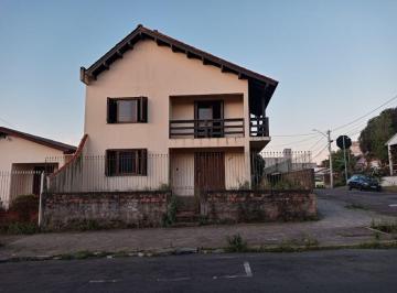 Casa · 256m² · 4 Quartos · 2 Vagas · Sobrado em Cachoeirinha