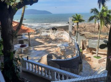 Apartamento · 146m² · 3 Quartos · Três dormitórios todo reformado. Ilha Porchat. Este é no mar
