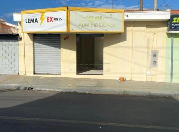 Comercial · 40m² · Salão comercial em piso frio com 1 banheiro.