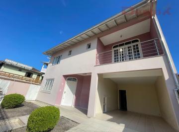 Casa · 211m² · 3 Quartos · 2 Vagas · Casa em Centro - Biguaçu