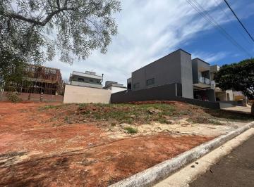 Terreno · 300m² · Terreno pronto para construir, plano com 300m²