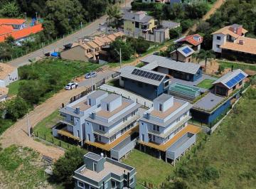 Casa · 196m² · 3 Quartos · 3 Vagas · Casa à venda em Garopaba SC