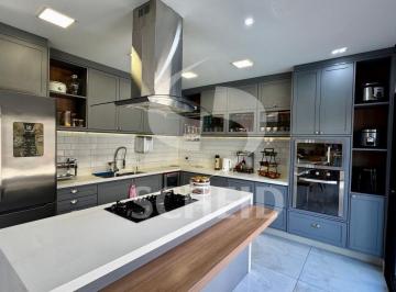 Casa · 268m² · 3 Quartos · 6 Vagas · Casa à Venda City Campo Grande, com área gourmet integrada e piscina.