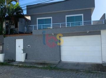 Casa · 200m² · 4 Quartos · 2 Vagas · Casa Individual com 4/4 em Porto Seguro