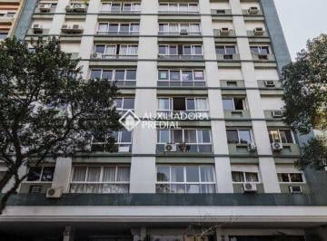Apartamento · 191m² · 3 Quartos · 1 Vaga · Apartamento 03 quartos com gabinete muito bem conservado e com vaga escriturada.