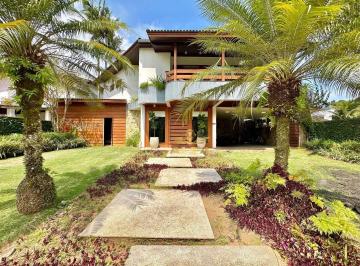 4fe25531d54490aa2fcb66087d77752c96cd3bc6 · Alto padrão - Casa à venda com 5 suítes - Piscina e churrasqueira -