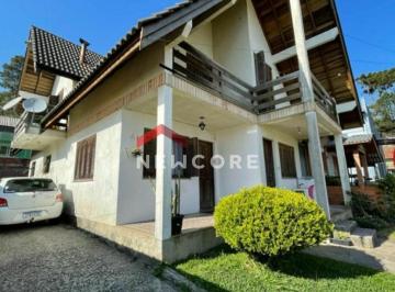Casa · 180m² · 4 Quartos · 2 Vagas · Casa em Rua Henrique de Castilhos - Casa grande - Gramado/RS