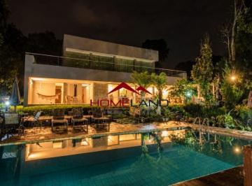 Casa de 6 quartos, São Roque · Imóvel à Venda com 5 Suítes, Projetado por Rui Ohtake