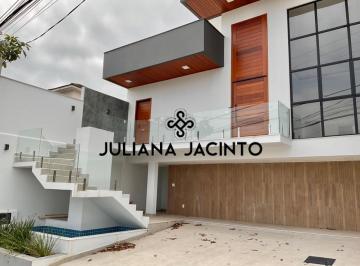 Foto 01 · Casa alto padrão no Vale dos Cristais em Macaé com 3 quartos (1 suíte) e piscina