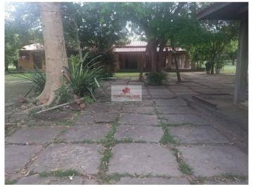 419424438253c84f616d13bf3b1b050c.jpg ·  Sítio com 3,8 hectares, casa com 5 suítes