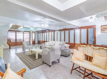 Casa · 300m² · 3 Quartos · 4 Vagas · Casa com 3 quartos à venda em Vila ipiranga - RS
