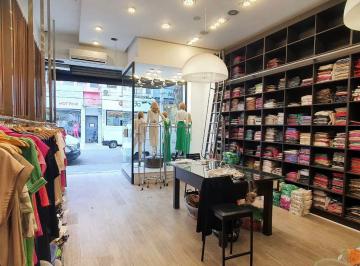 Comercial , São Paulo · Prédio comercial com loja e 2 pavimentos com renda no Bom Retiro