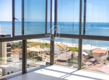 Apartamentos com Excelente Projeto a apenas 150m da Praia
.
Possui:
- 03 Suítes
 · JD1171 - 3500 Beach House - Apartamentos em Balneário Piçarras/SC