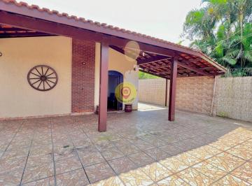Casa · 226m² · 4 Quartos · 3 Vagas · Casa à Venda a Apenas 150 Metros da Praia – Espaço e Excelente Localização