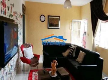 Casa · 150m² · 3 Quartos · 2 Vagas · Casas à Venda com 150 m² por R$ 650.000 na região do Jardim D`Abril-SP.