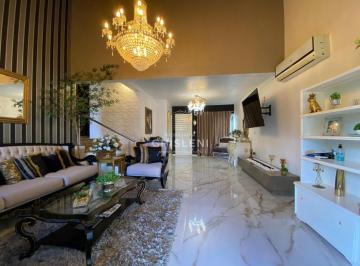 Casa · 180m² · 2 Vagas · CASA EM CANELA