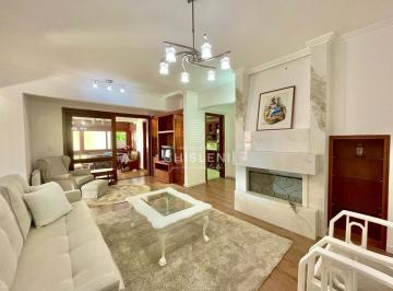 Apartamento · 98m² · 1 Vaga · APARTAMENTO ENSOLARADO NO CENTRO DE GRAMADO