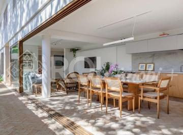 Foto 01 · Casa a venda totalmente reformada, com 427m², 3 suítes na Av. Irai, Planalto Paulista.