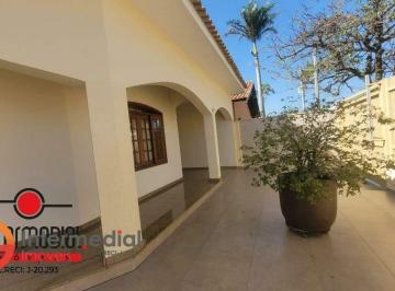 Casa · 416m² · 4 Quartos · 2 Vagas · Casa à venda localizada Residencial Primo no centro de Boituva/SP com 416m² de área construída. 