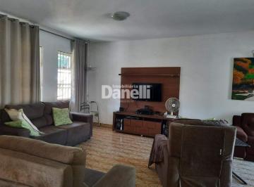 Casa · 190m² · 4 Quartos · 2 Vagas · Casa muito boa, fácil acesso ao Centro