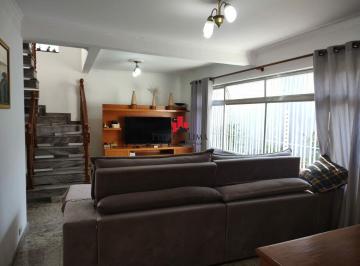 Casa · 228m² · 3 Quartos · 6 Vagas · Sobrado Frontal na Região da Penha