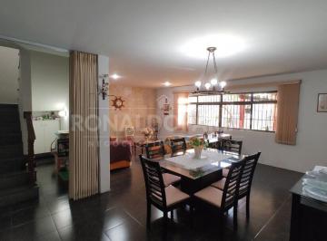 Casa · 229m² · 3 Quartos · 2 Vagas · Sobrado a venda sendo 3 quartos com uma suite