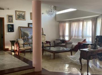 1 capa · Casa Residencial de 6 dorms no bairro Santa Mônica