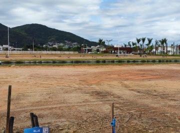 Foto 1 · Terreno de 150.5m² no bairro Deltaville