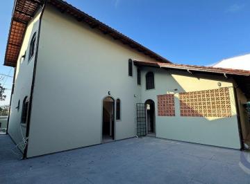 2 · Casa Residencial de 5 dorms no bairro Pantanal