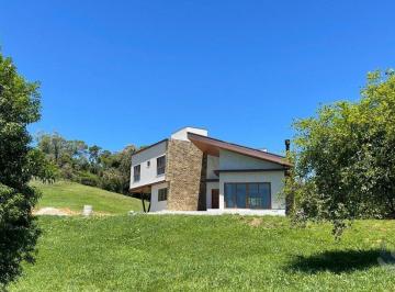 FACHADA · Casa Residencial de 4 dorms no bairro Invernadinha