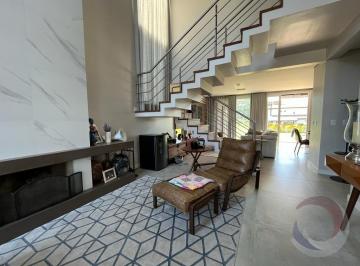 25 · Casa Residencial de 4 dorms no bairro Ingleses Do Rio Vermelho