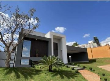 f36a05f9b1a5410abfe202d5f0b414de.jpeg · Casa para Venda em Uberlândia/MG - 3 Dorm. 256 m2 Área Útil