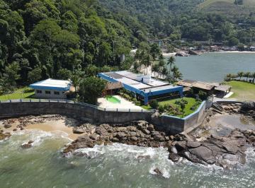 Casa · 1400m² · 21 Quartos · 50 Vagas · Linda propriedade com praias privativas na costa verde do Rio