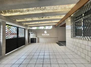 Casa · 207m² · 5 Quartos · 3 Vagas · Sobrado à venda no Embaré em Santos.
